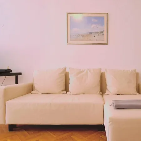 Virtuoso Apartment